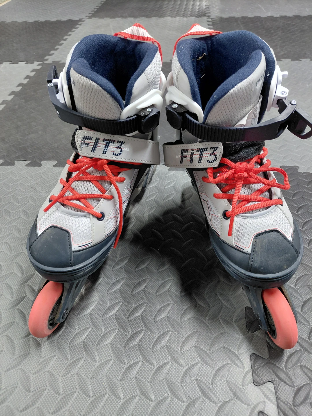 Decathlon FIT3 Roller Skates size 3.5/6