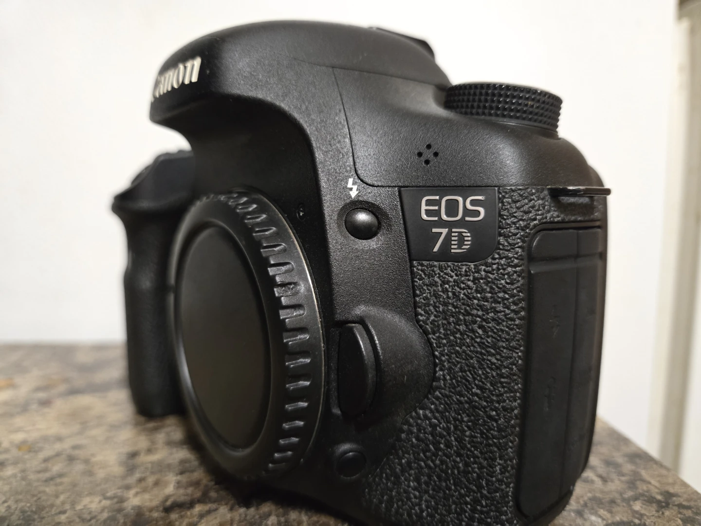 Canon EOS 7D DSLR Camera