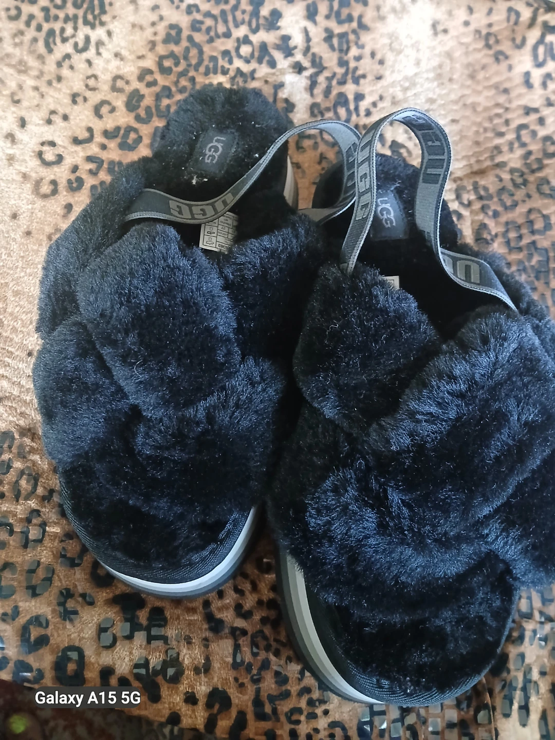 UGG Black Fluffy Slides Women's Size 8 - photo 4