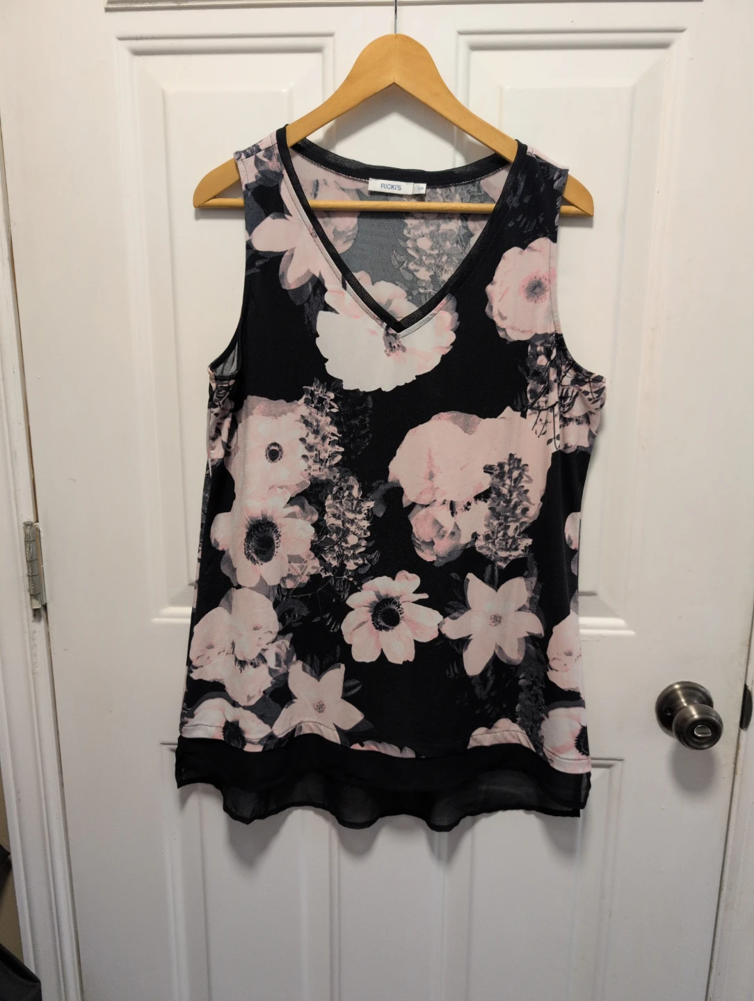 Ricki's Floral Sleeveless Top L/G