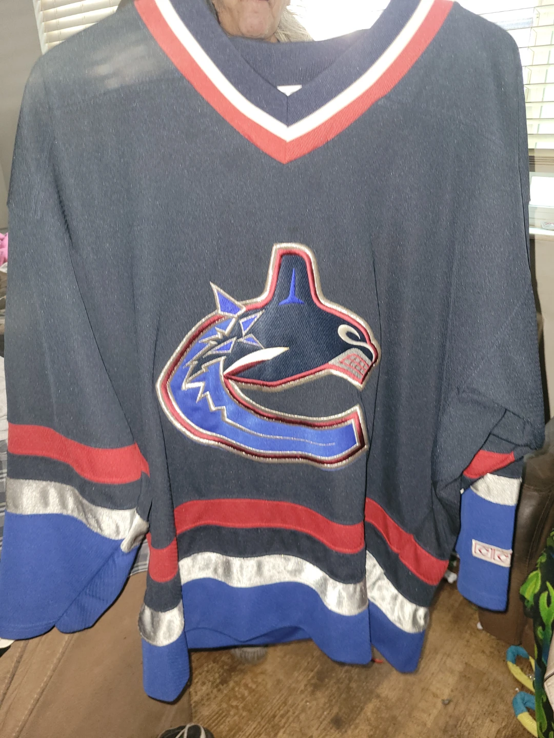 Vancouver Canucks Bertuzzi CCM Hockey Jersey #44 - photo 4