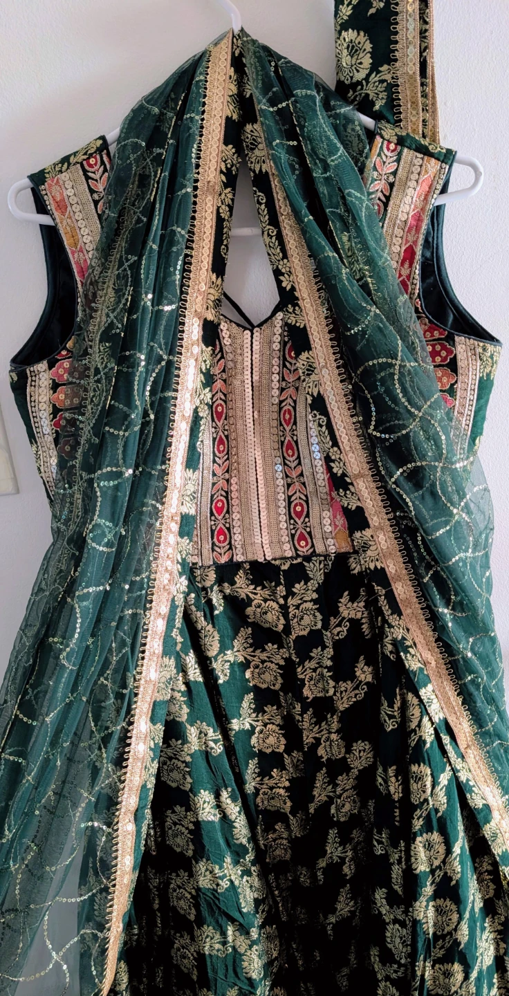 Embroidered Green Lehenga for festival or wedding celebration - photo 2