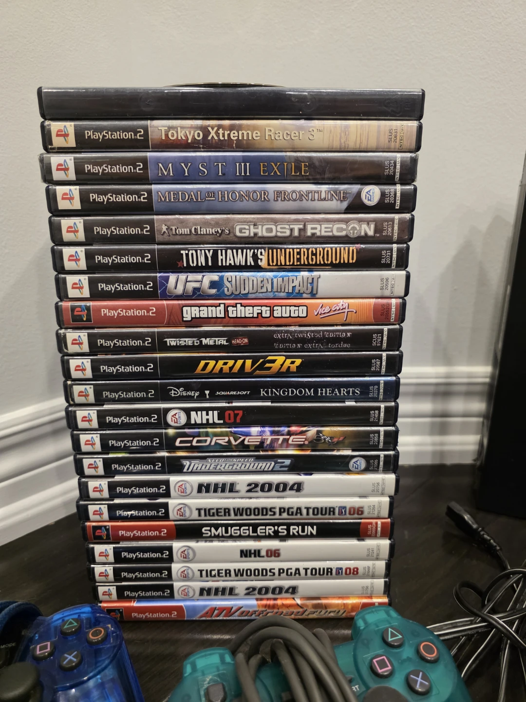 Playstation 2 with 21 games, 5 controllers, 1 memory card - photo 2