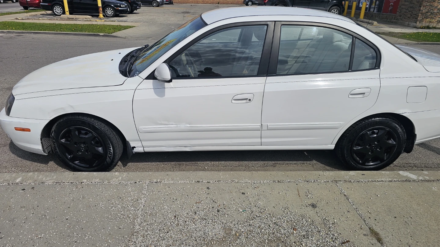 White Hyundai Elantra Sedan - photo 2