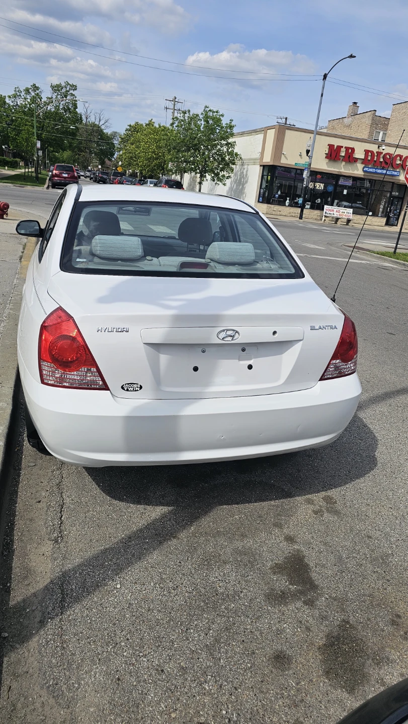 White Hyundai Elantra Sedan - photo 3