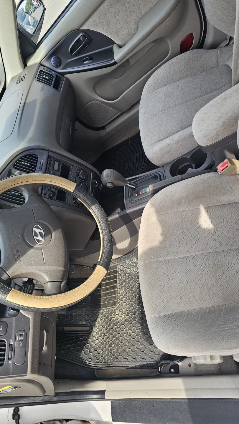 White Hyundai Elantra Sedan - photo 4