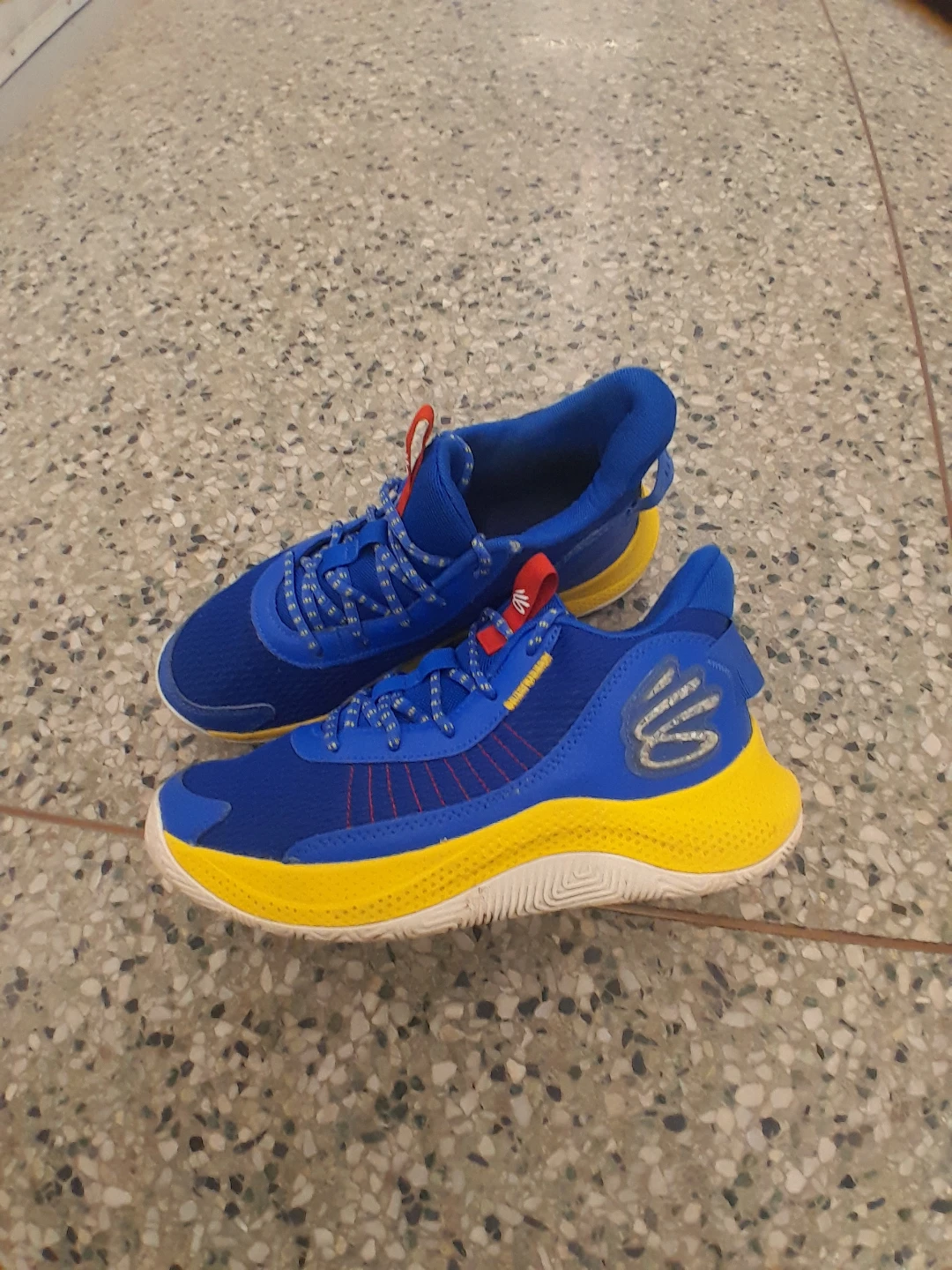 UA Curry 8  original  Men's shoes Size 9