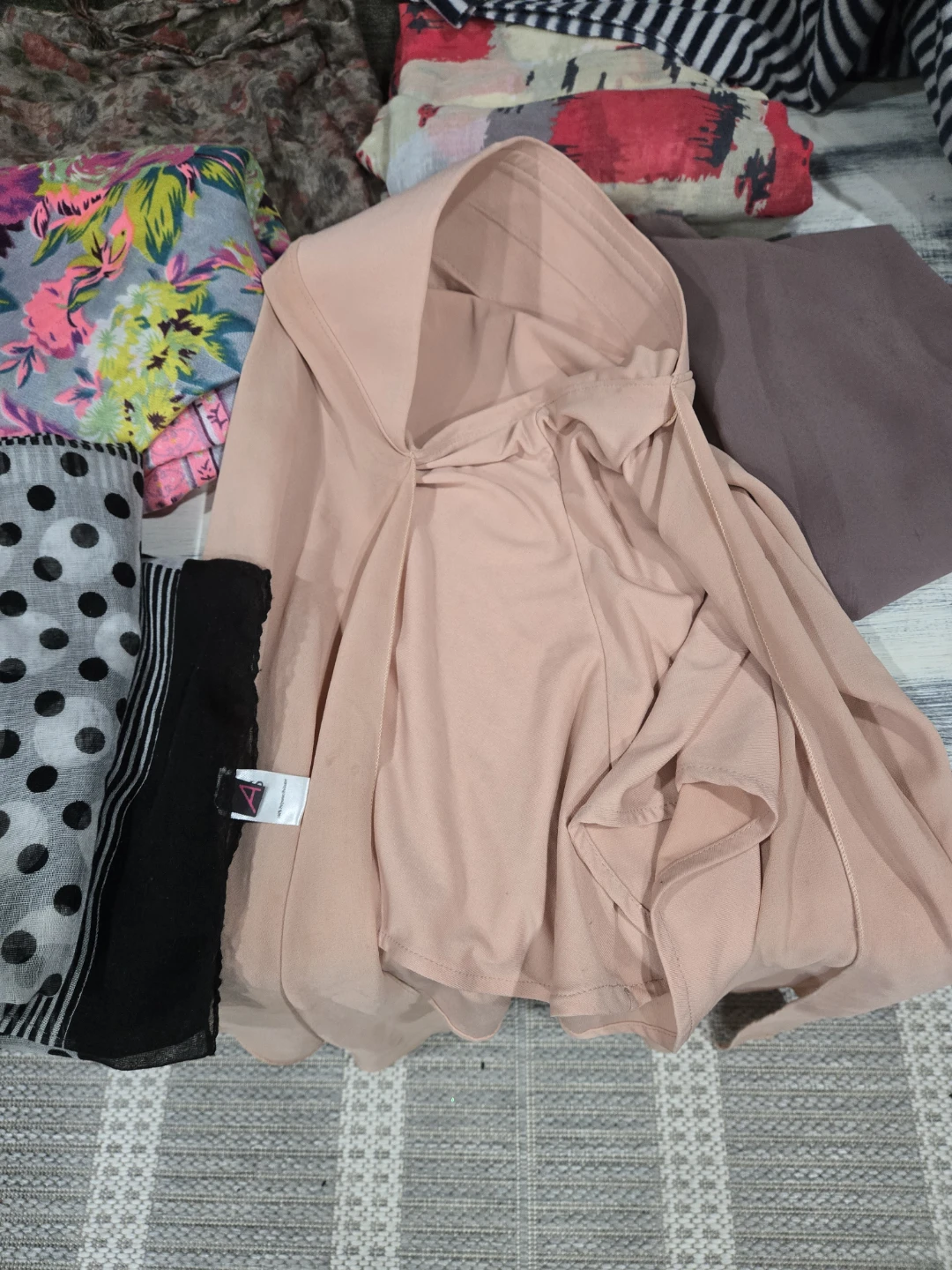 Assorted Scarves and Hijab - photo 3