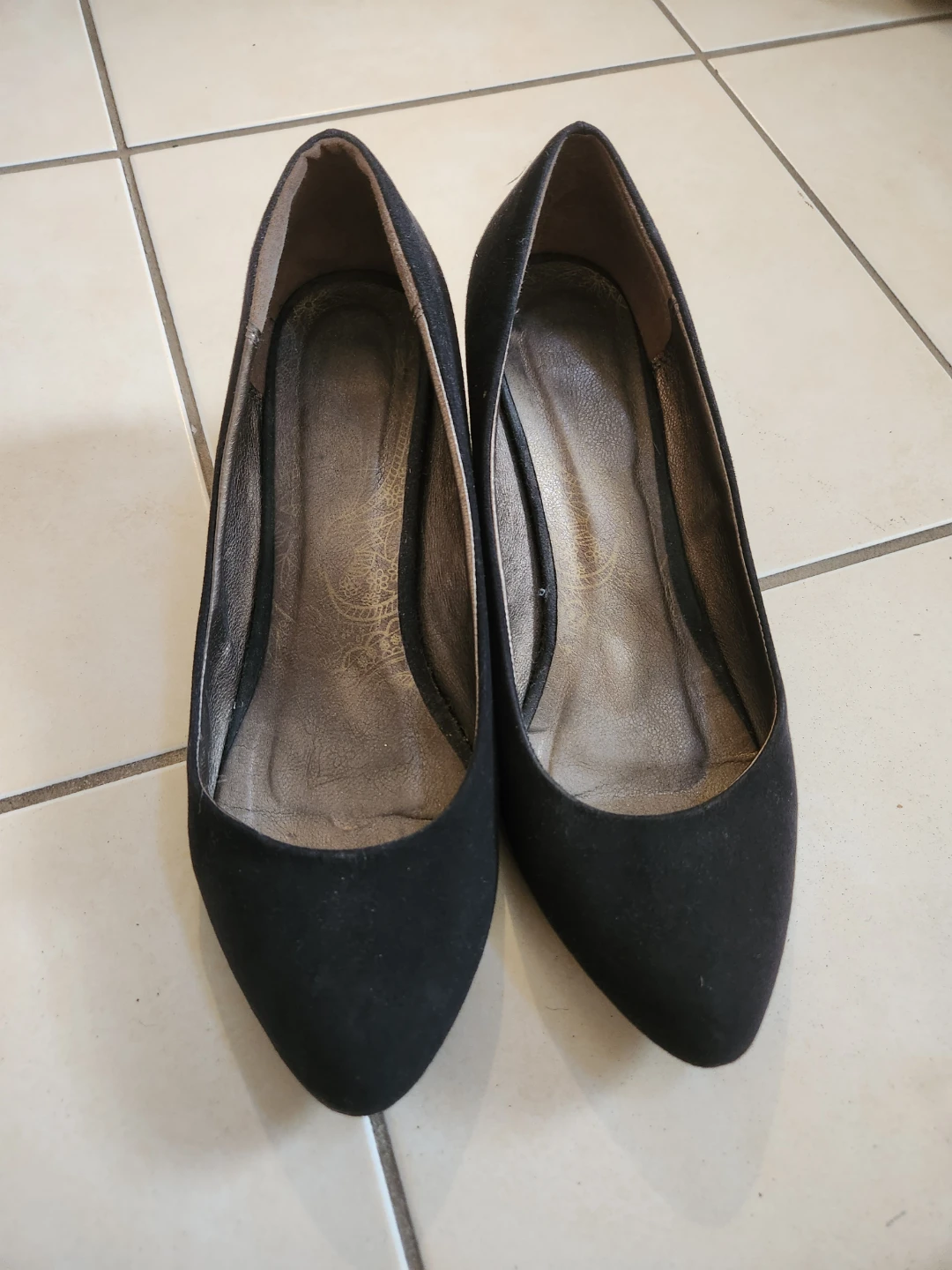 Black Suede Kitten Heels Pumps Size 39 EUR