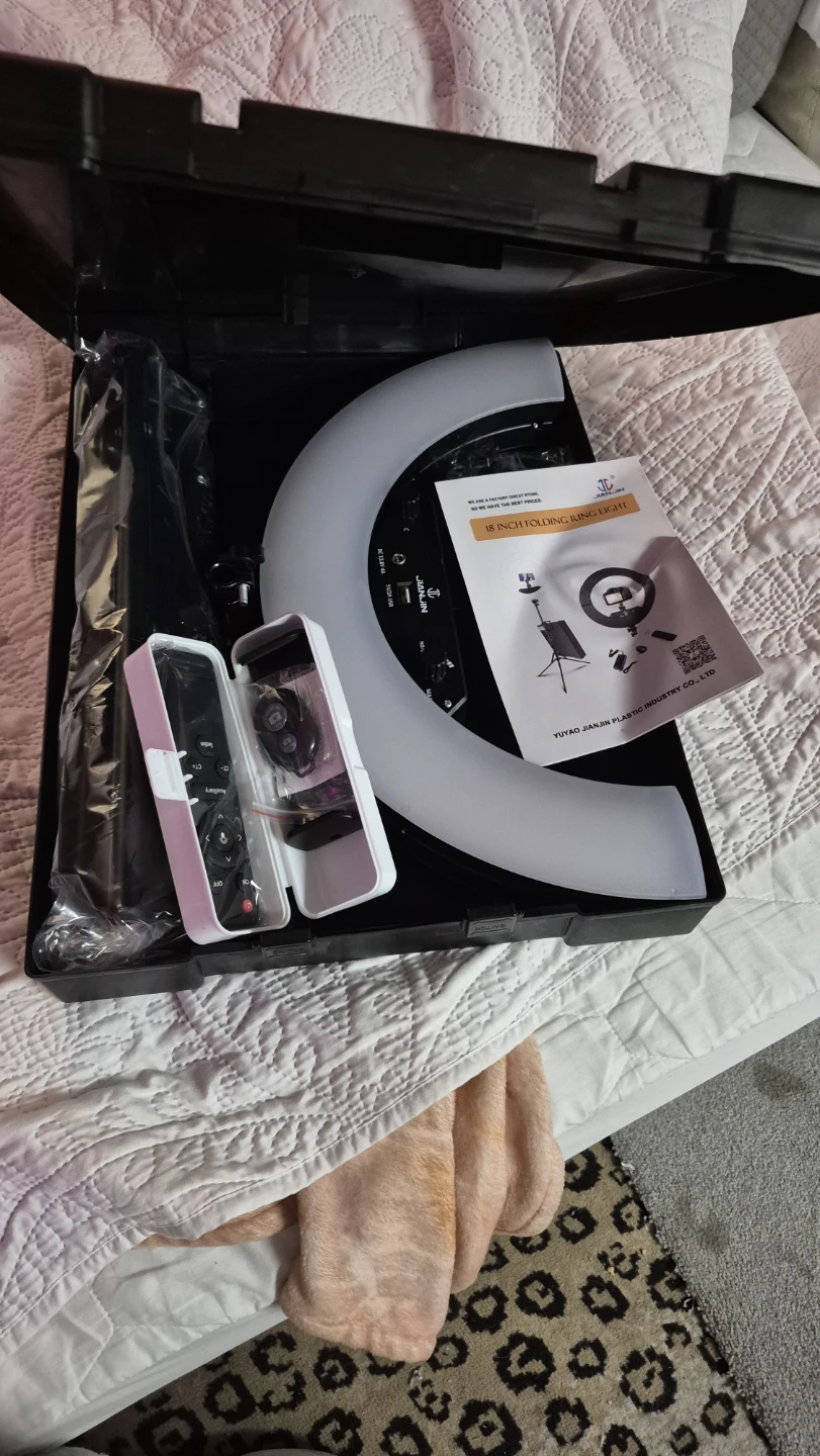 18 inch Folding Ring Light with Tripod and Remote - photo 2