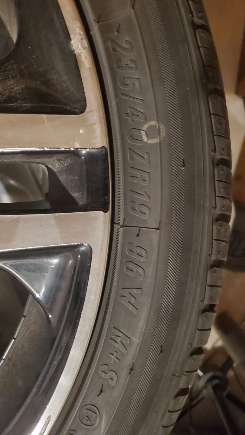 Set of 4 Honda Alloy Wheels with Tires 235/40ZR19  + Free items - photo 4