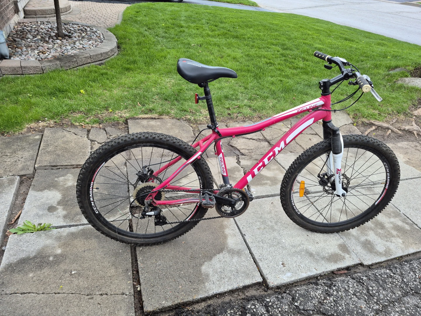 CCM "Inclined" Pink Mountain Bike