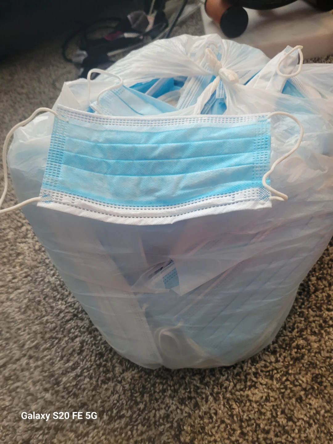 Bag of Blue Disposable Face Masks - photo 3