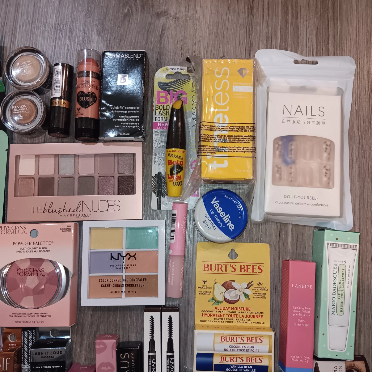 Assorted Makeup and Skincare Lot 2 (over 35 items) - photo 3