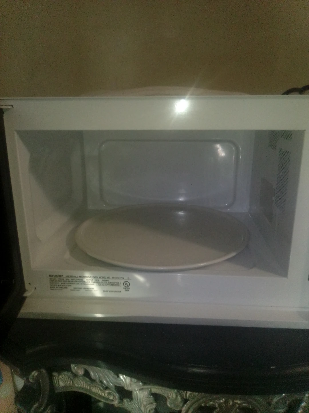 Sharp Carouel Microwave Oven - photo 2