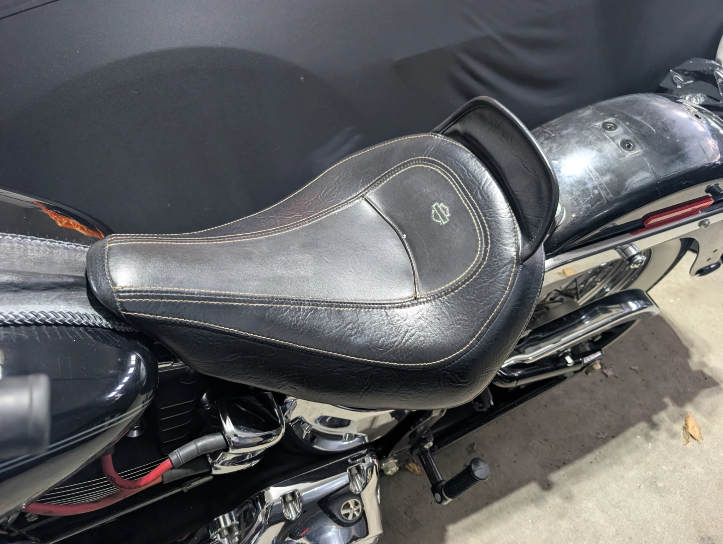 Harley Davidson Solo seat with passenger pillion - photo 3