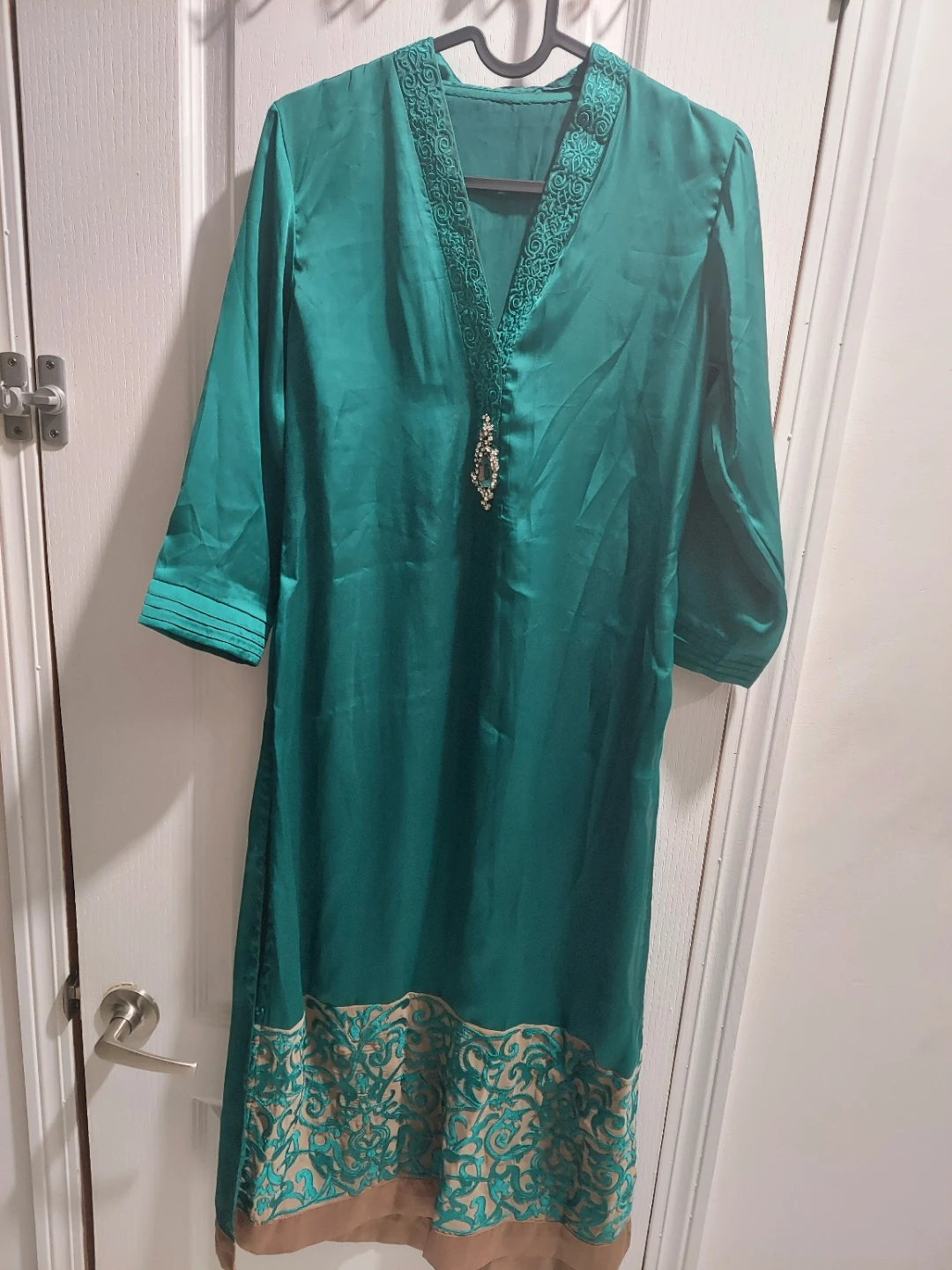 Green Kurti with Embellished Neckline - photo 2