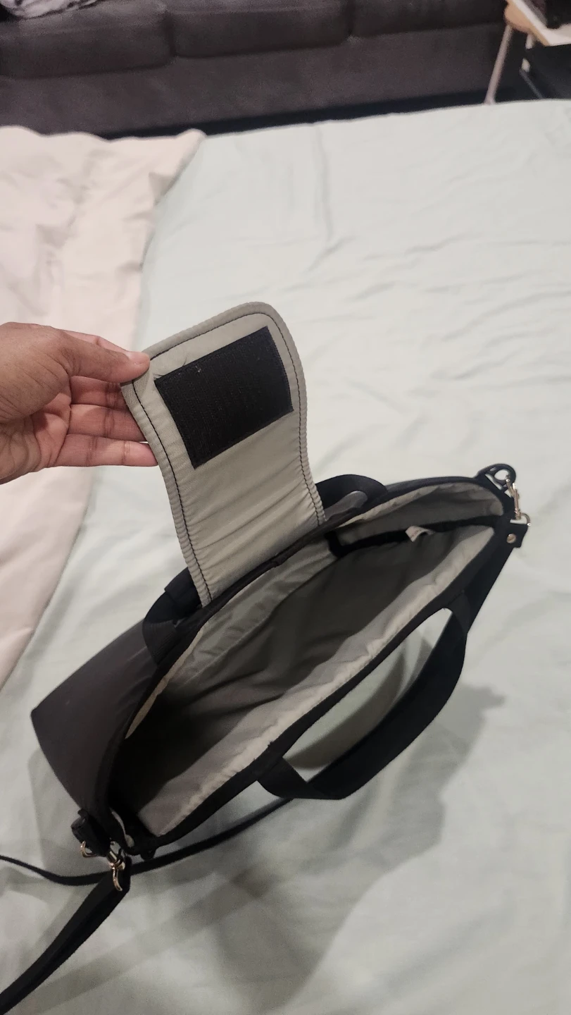 Mountain Equipment Co-op black messenger laptop bag - photo 3