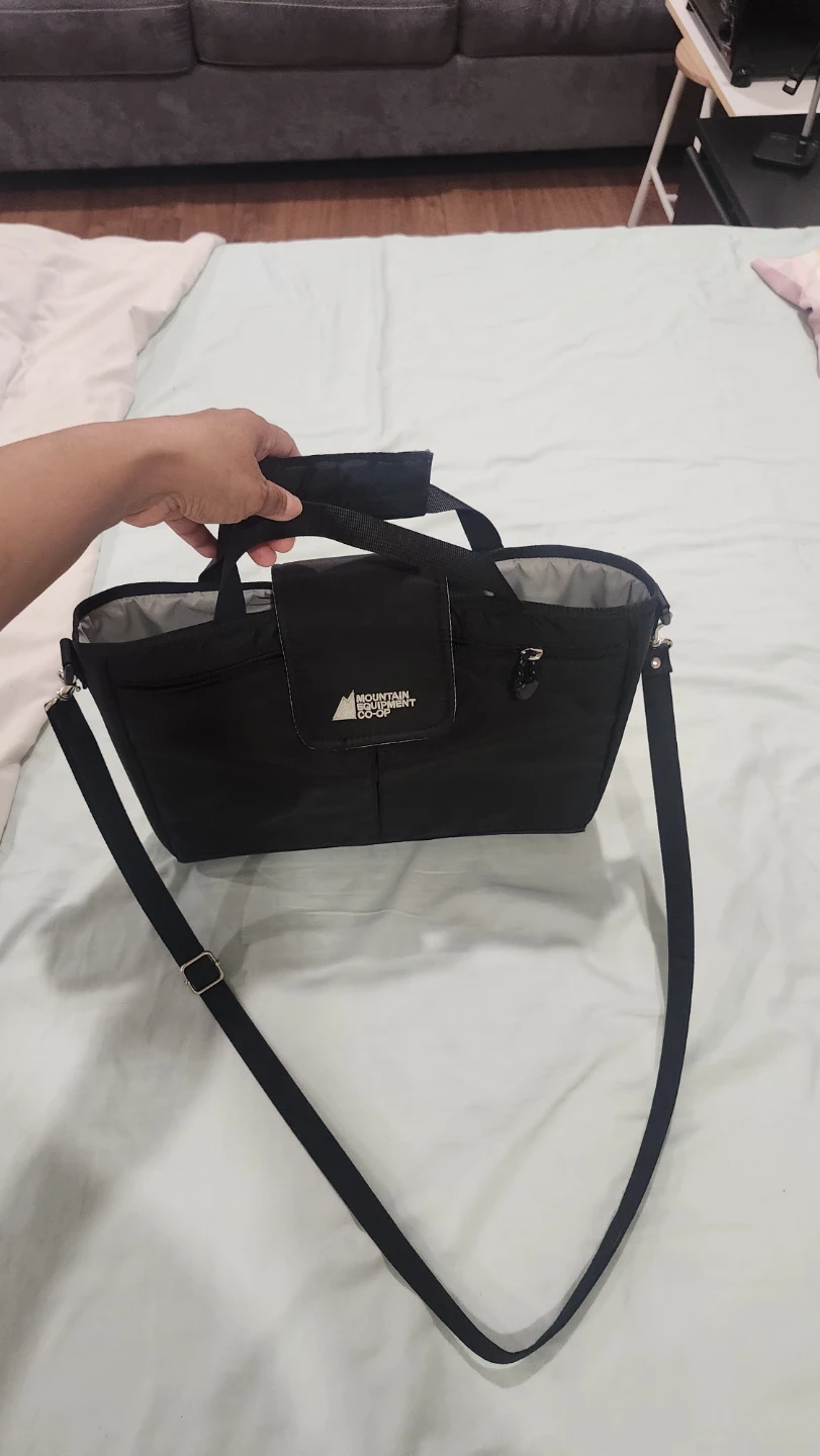 Mountain Equipment Co-op black messenger laptop bag - photo 5
