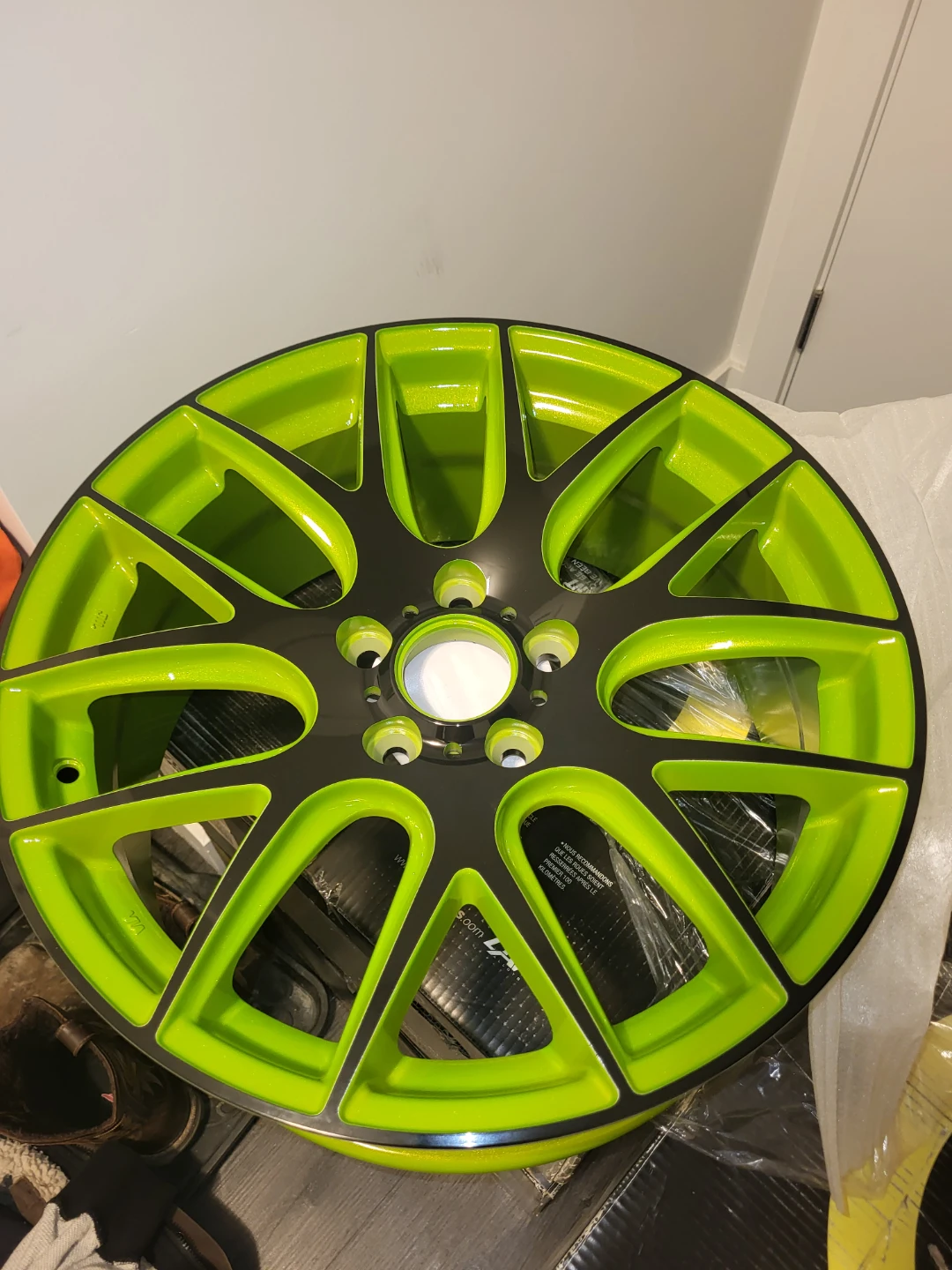 DAI Alloys Autobahn 18x8.0 Green - Black Face Alloy Wheels