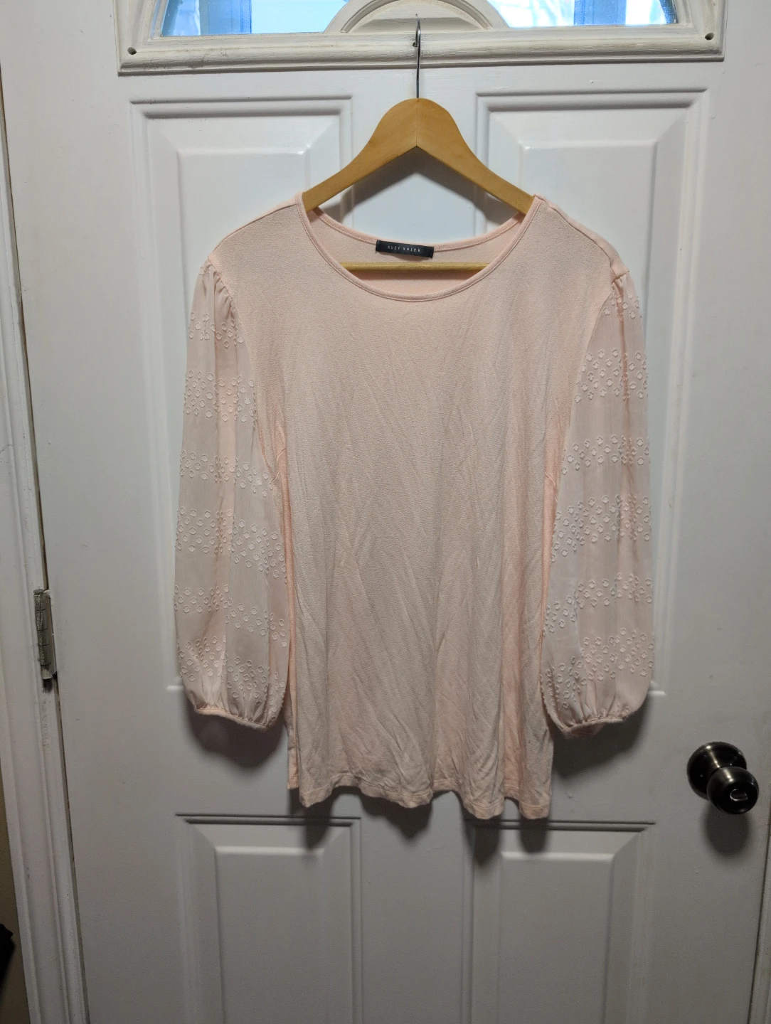 Suzy Shier Women's Light Pink Textured Sleeve Top