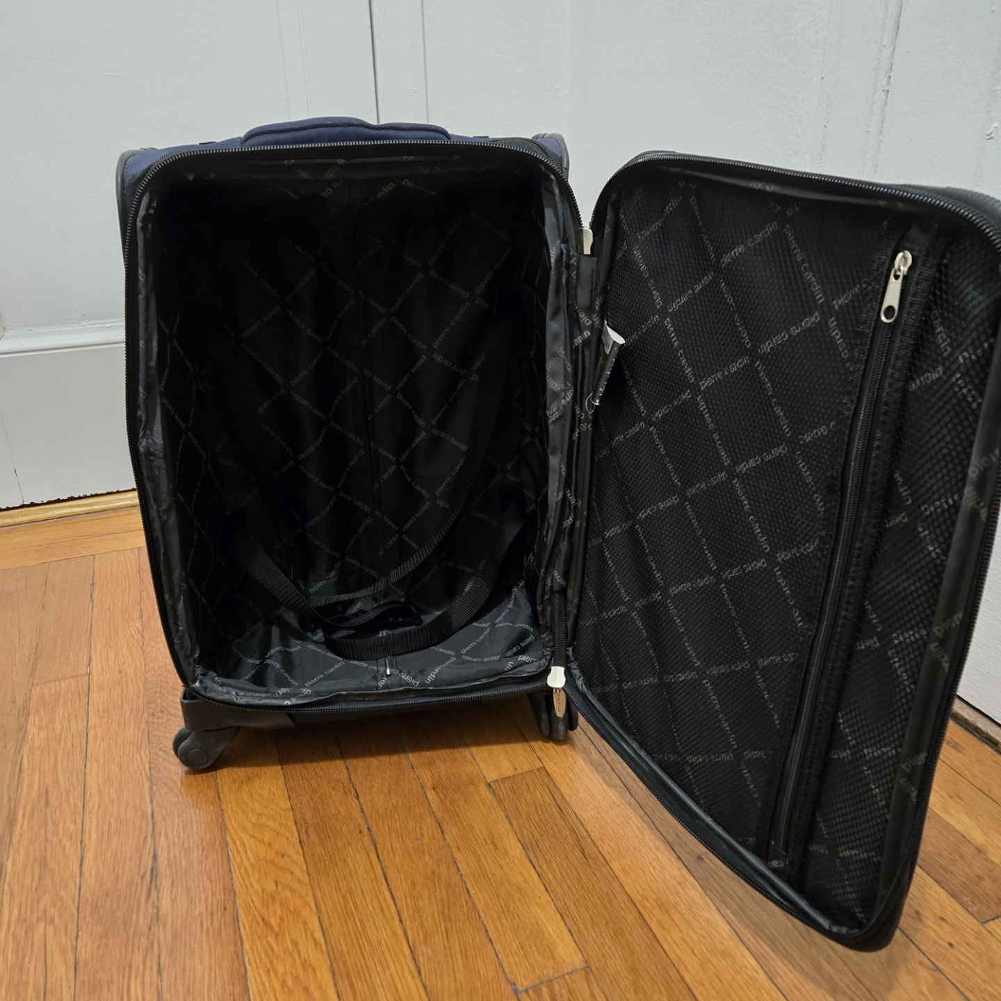 Pierre Cardin Navy Blue Suitcase - photo 4