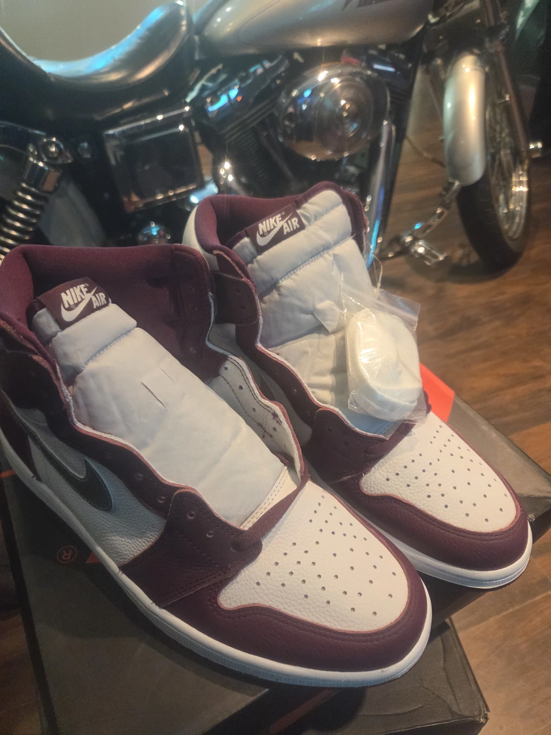 Nike Air Jordan 1 High OG "Court Purple" Sneakers