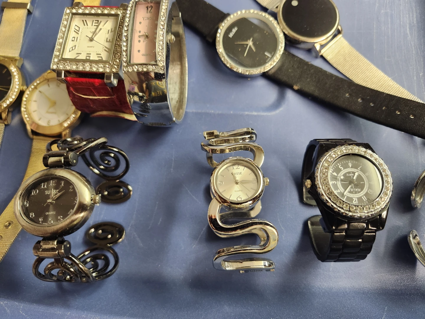 11 pcs Assorted Women's Fashion Watches(price for lot) - photo 3