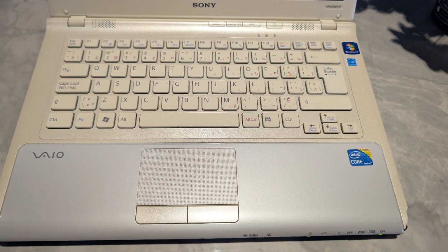Sony VAIO Laptop - Intel Core i3 - White - photo 3