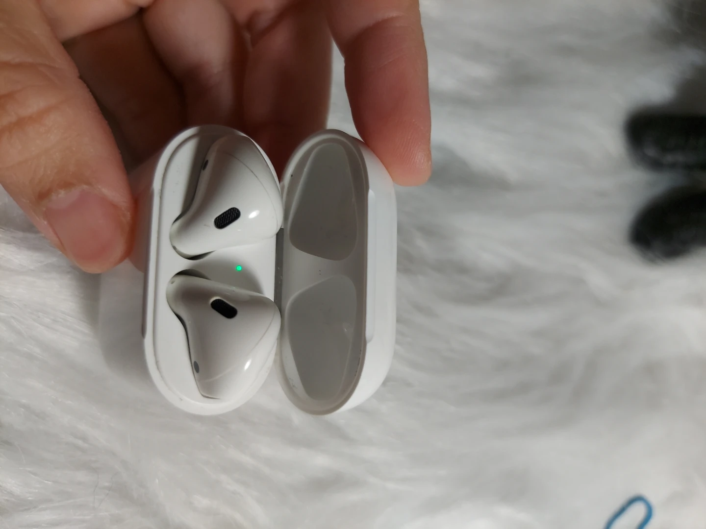 Apple AirPods Pro (1st Gen) Wireless Earbuds