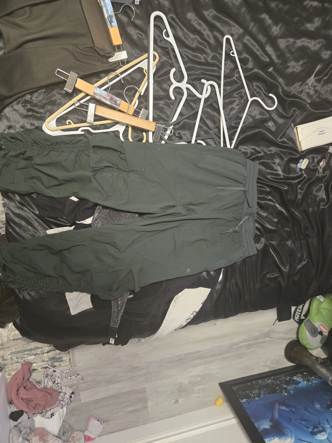 Women's lululemon scrunch cargo pants