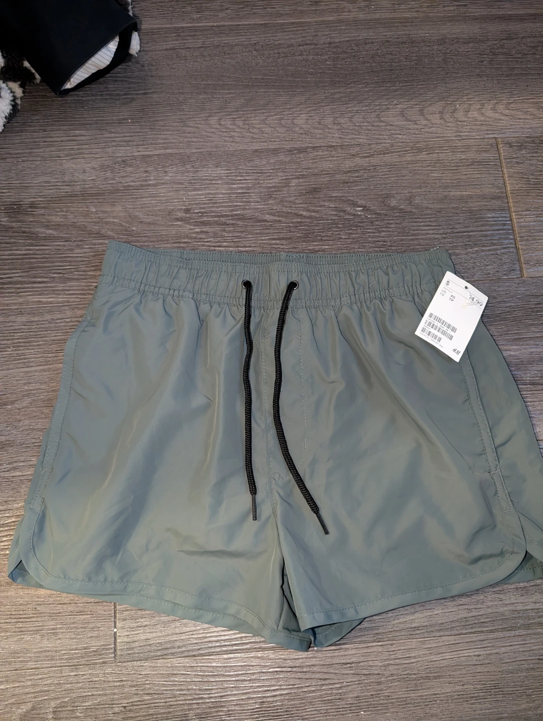 H&M womens Green Shorts - Size XS