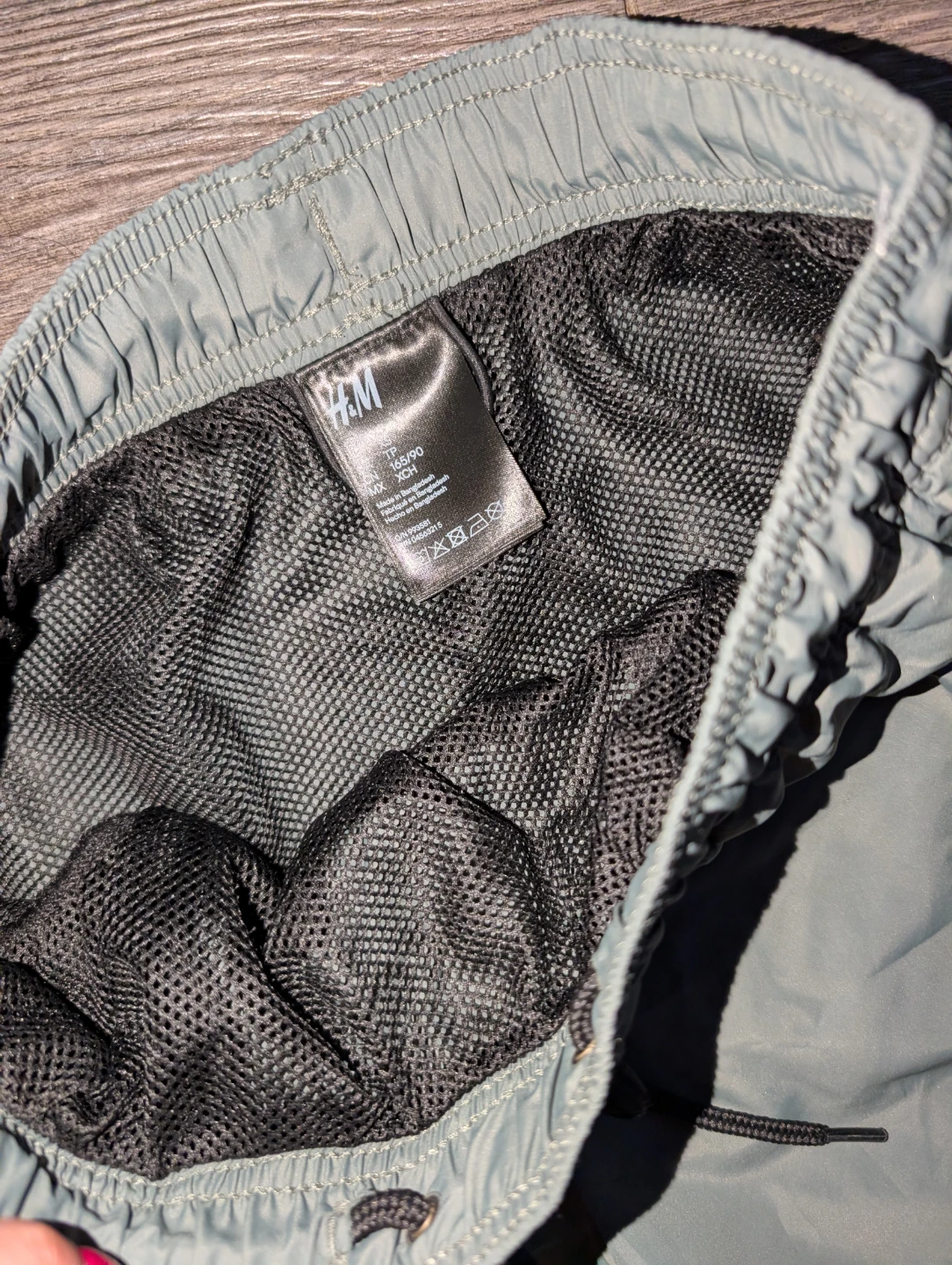 H&M womens Green Shorts - Size XS - photo 3