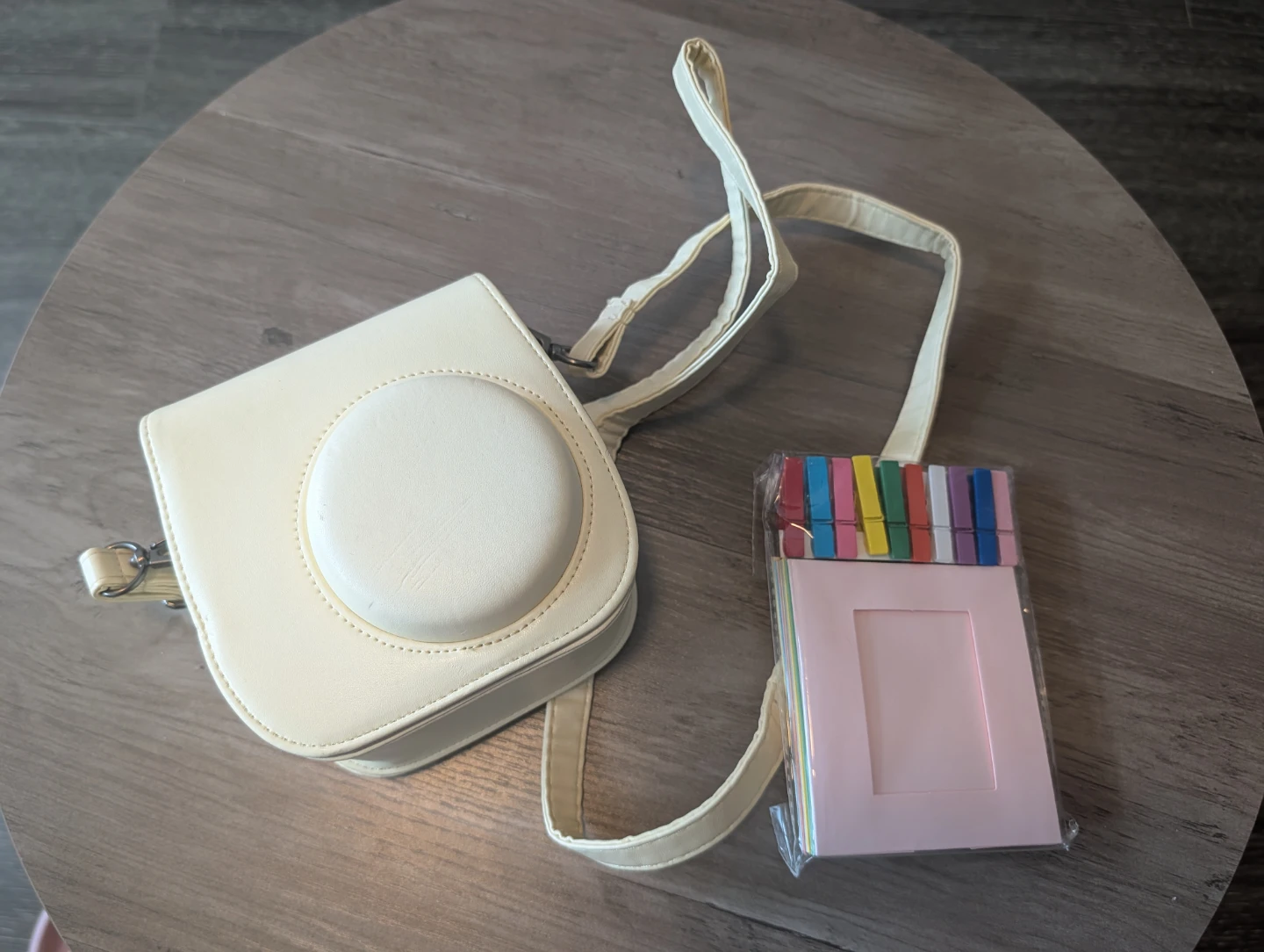 Camera Bag with Photo Frame and Clips Set
