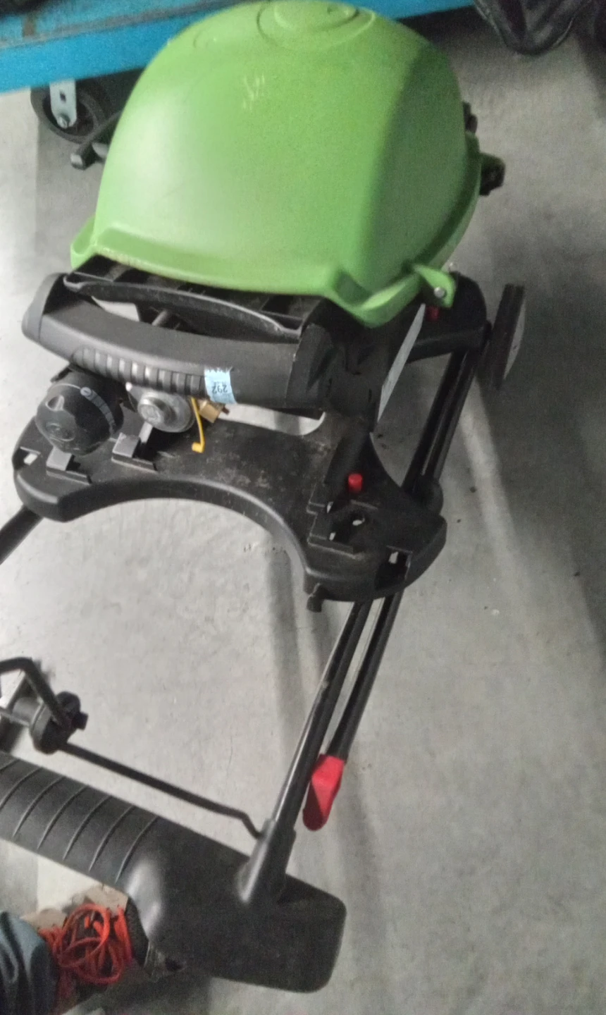 Weber Q1200 Portable Propane Grill - photo 3
