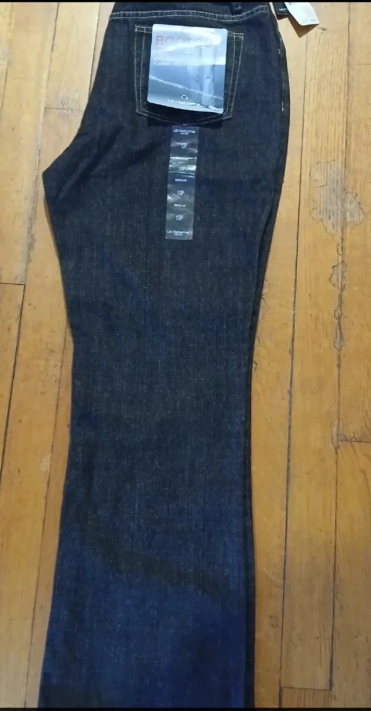 NWT! LIZ CLAIBORNE SIZE 10 JEANS🌱