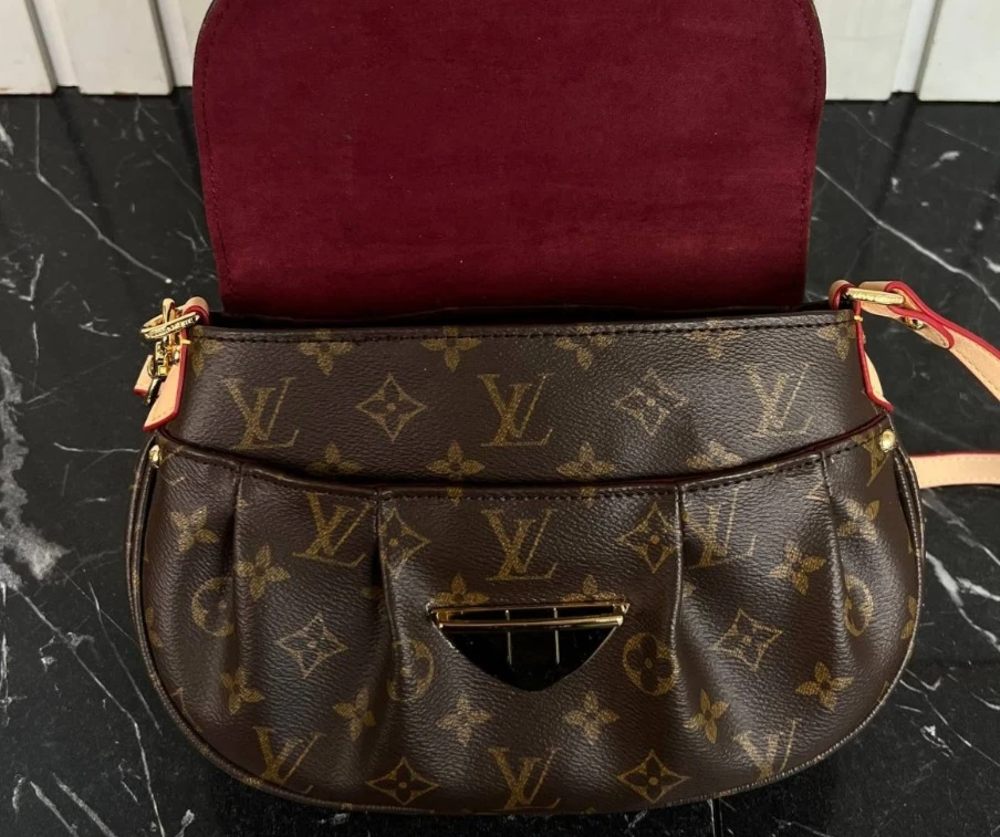 Louis Vuitton Monogram Shoulder Bag - photo 3