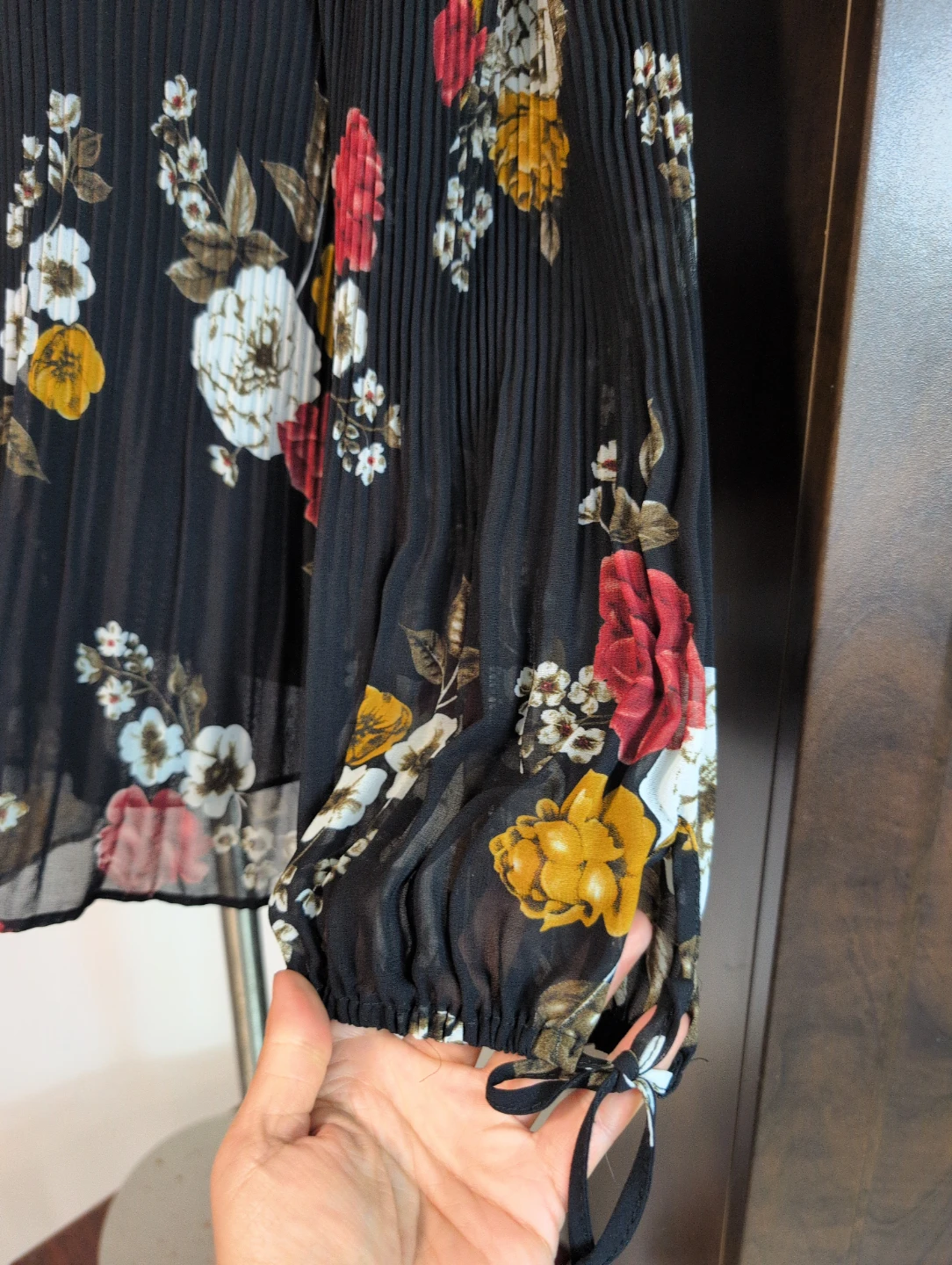 Black Floral Off-the-Shoulder Blouse - photo 4