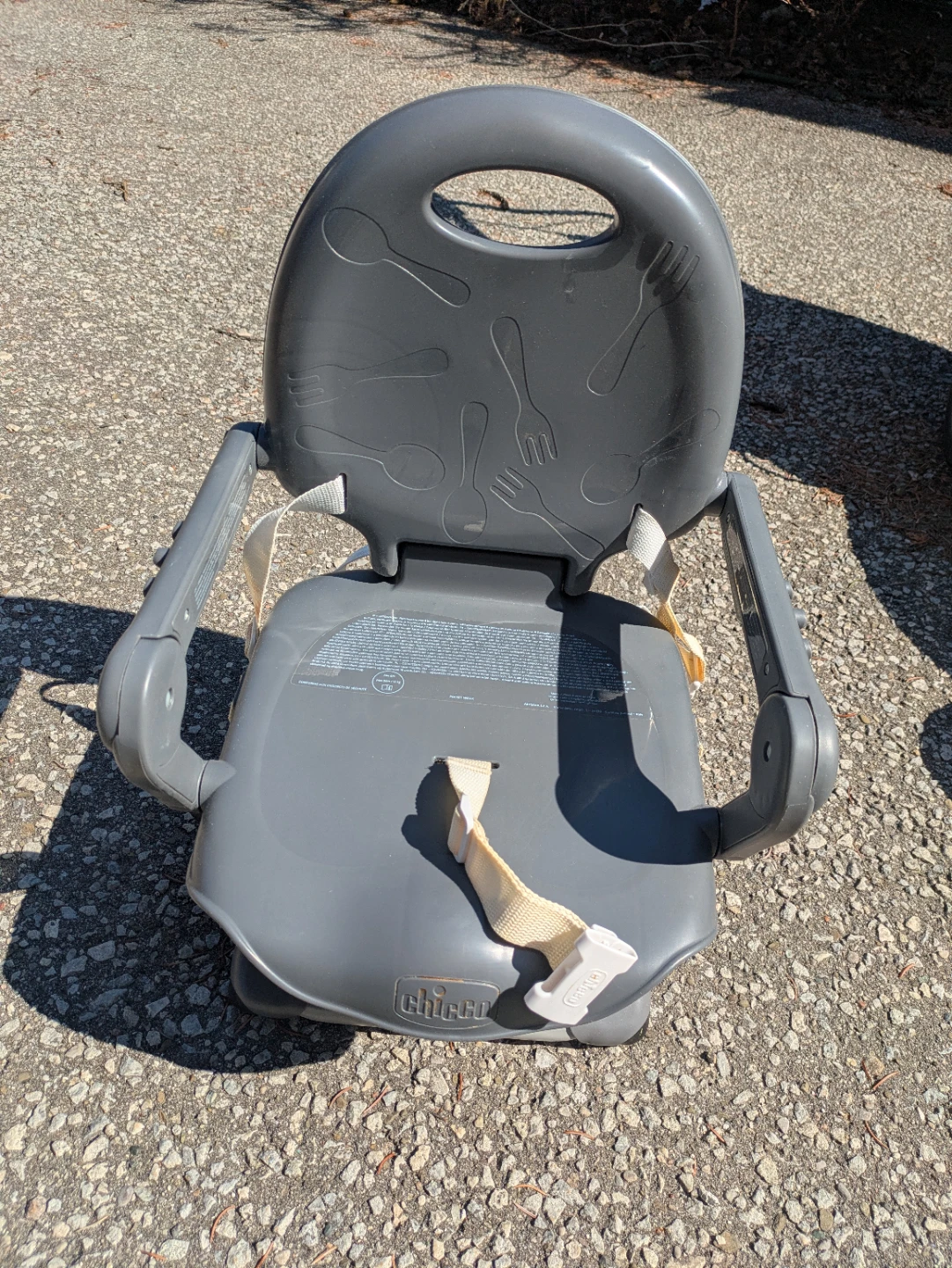 Chicco grey portable booster seat - photo 2