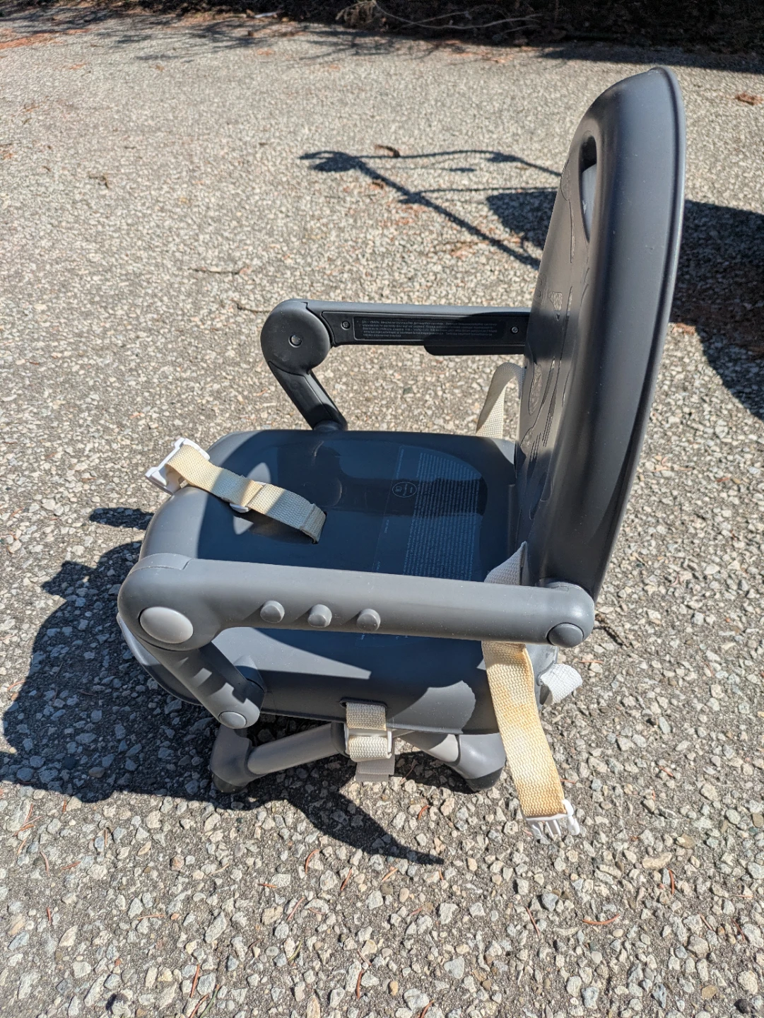 Chicco grey portable booster seat - photo 3