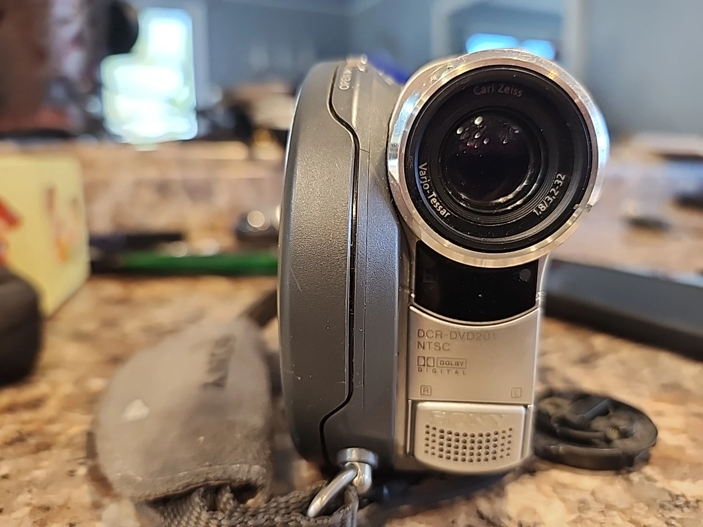 Sony Handycam DCR-DVD201 Digital Video Camera - photo 4