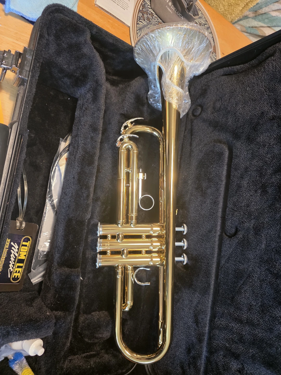 Yamaha Trumpet in Case with Music Books and cleaning supplies - photo 2