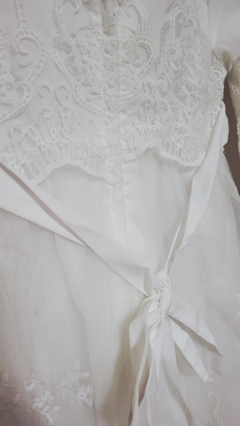 White Lace Baby Bonnet and Dress Set - photo 3
