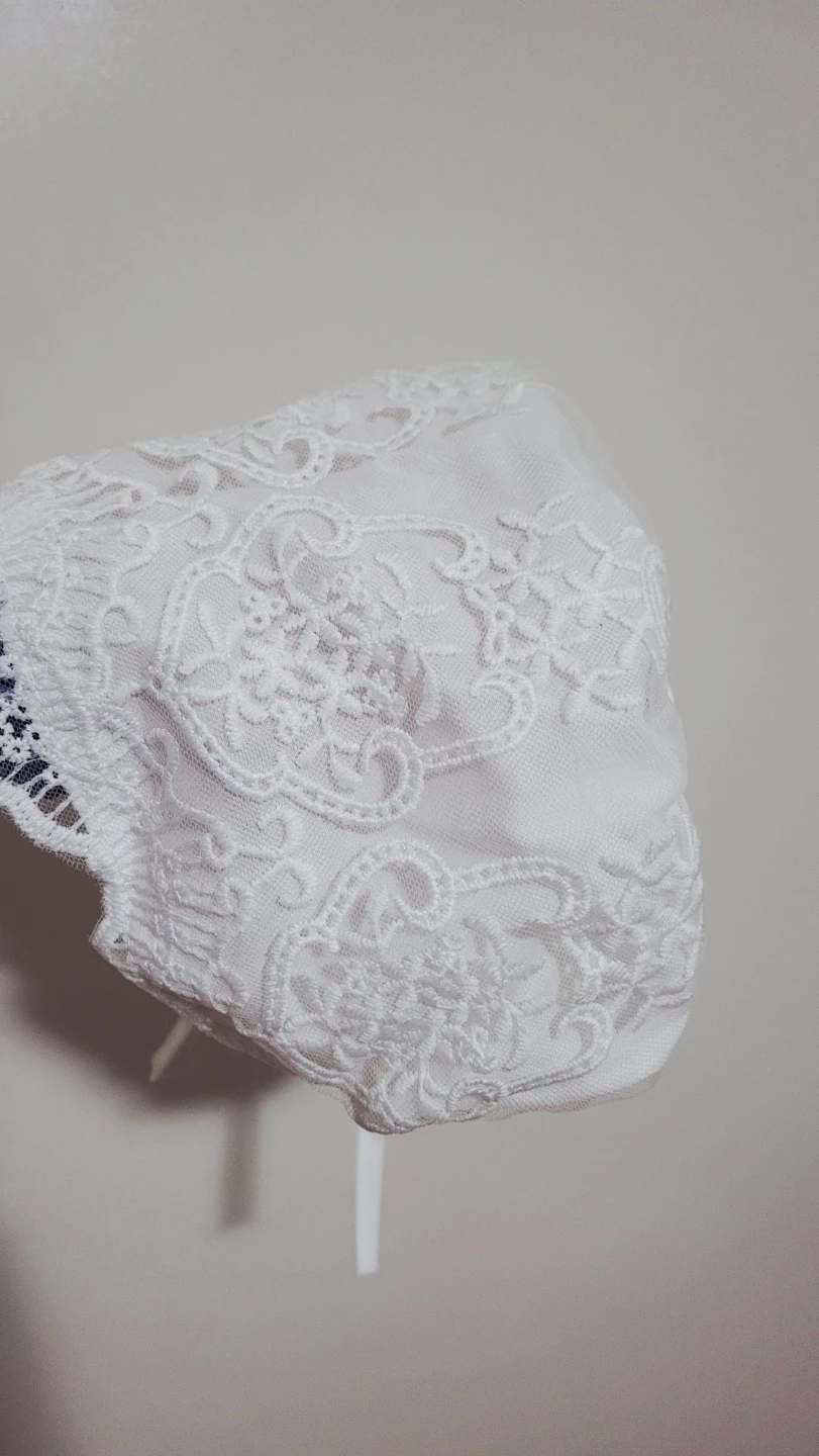White Lace Baby Bonnet and Dress Set - photo 4