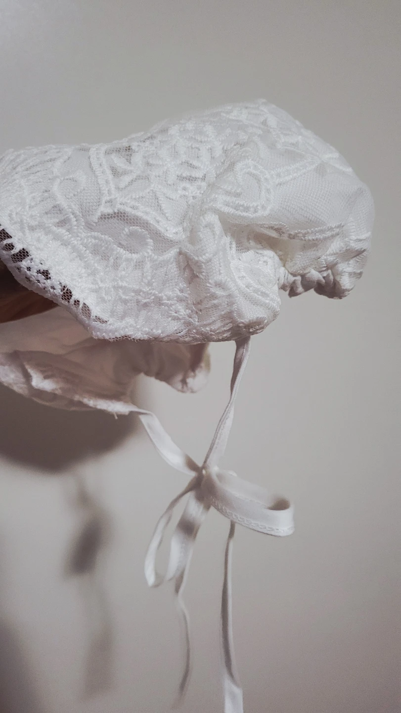 White Lace Baby Bonnet and Dress Set - photo 5