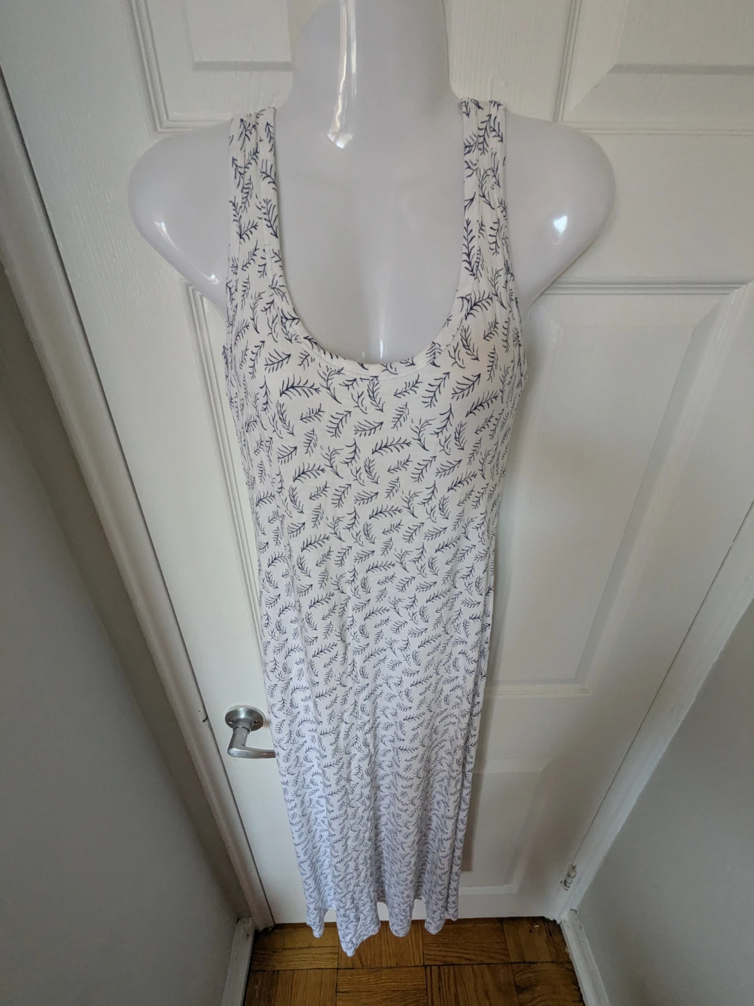 Women's White Maxi Dress with Blue Leaf Print - photo 2