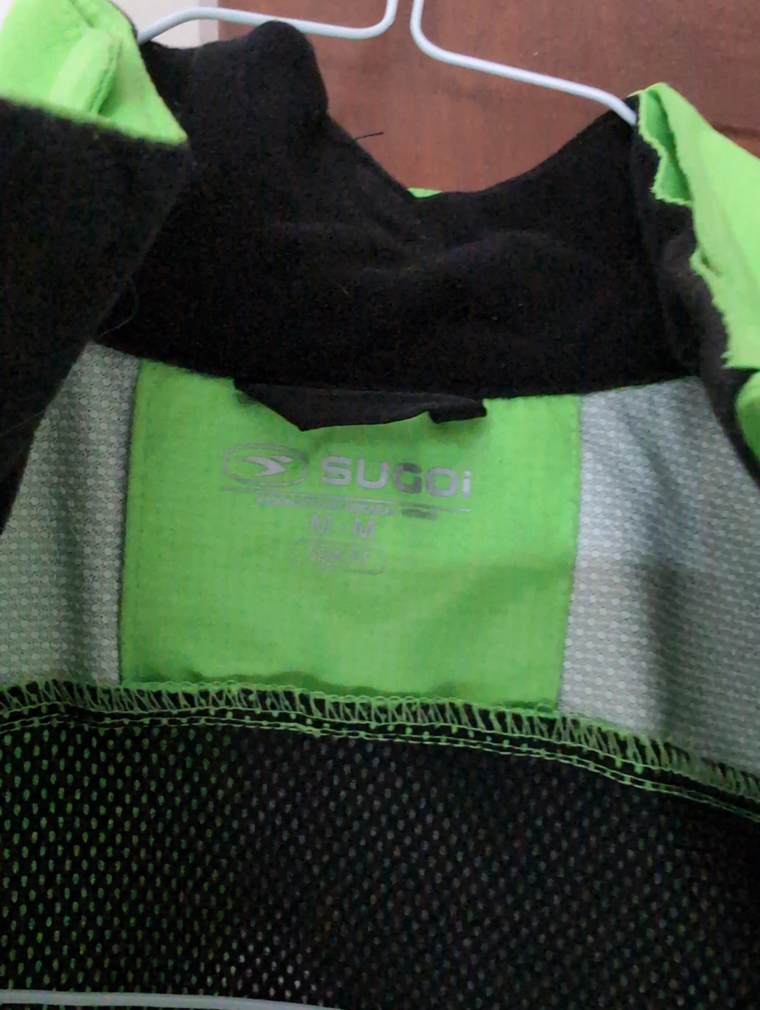 Sugoi Running/Cycling Jacket- M - photo 2