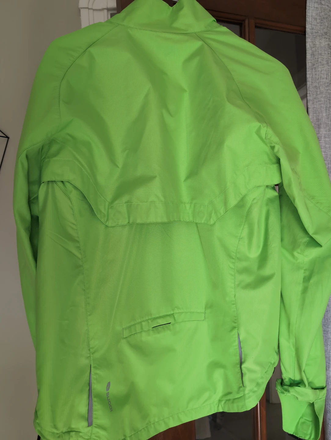 Sugoi Running/Cycling Jacket- M - photo 3