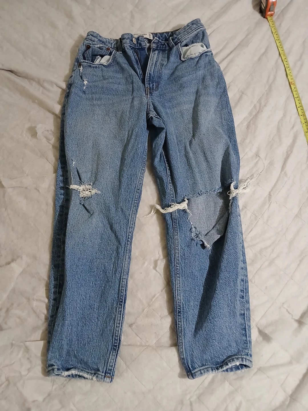 Abercrombie & Fitch The '90s Mom High Rise Jeans