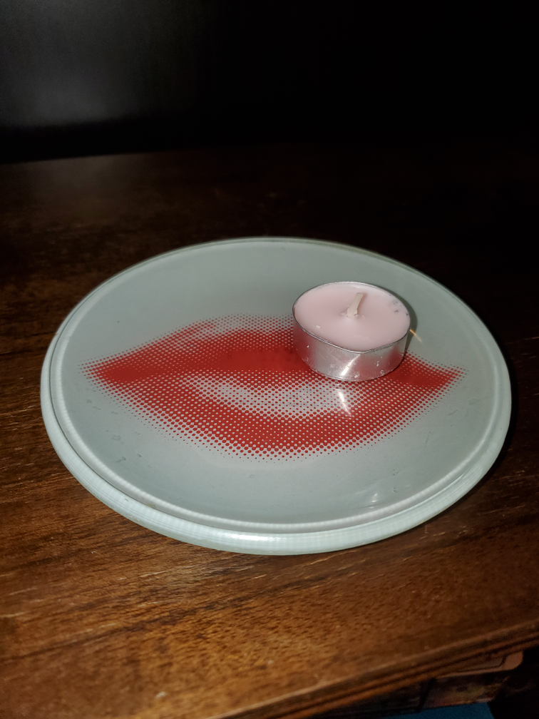 Old Navy Supply Co. "Kiss" Glass dish - photo 4